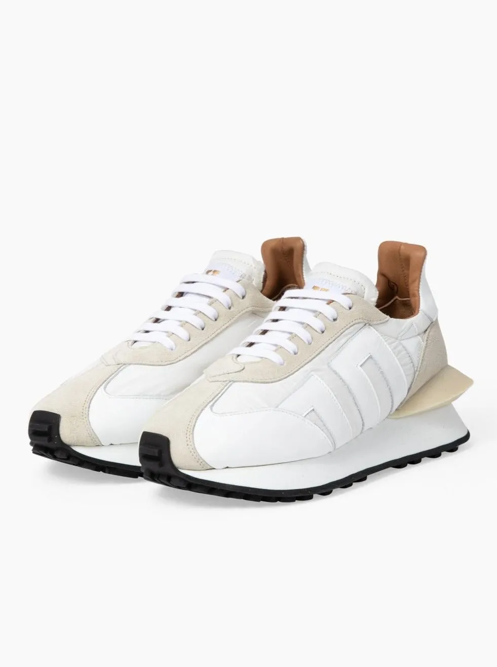 Esseutesse Runner Sneaker - Off-White