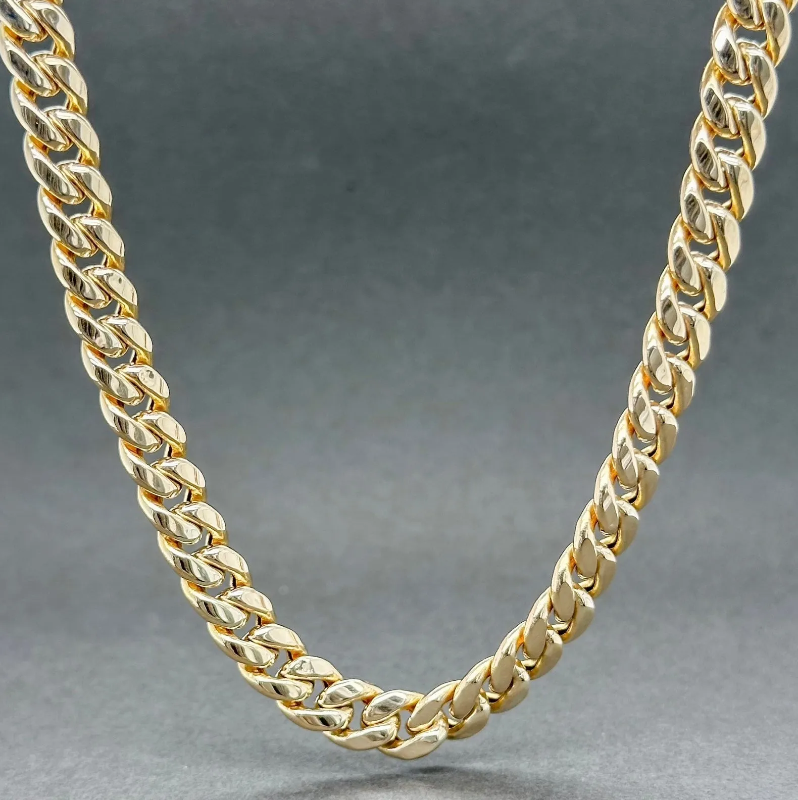 Estate 10K Y Gold 6.71mm 22” Curb Link Chain