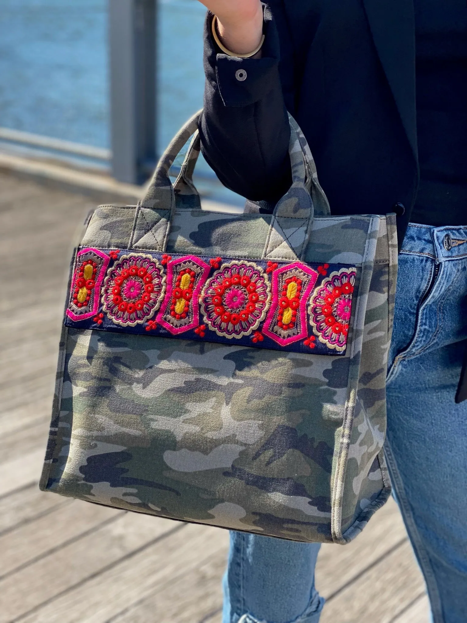 Future Bag Accessories: Koala Bands in Navy Floral