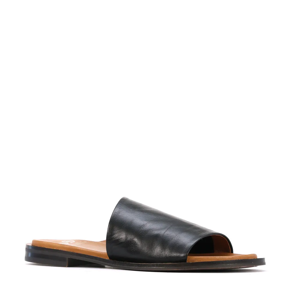 Guppy Leather Slides