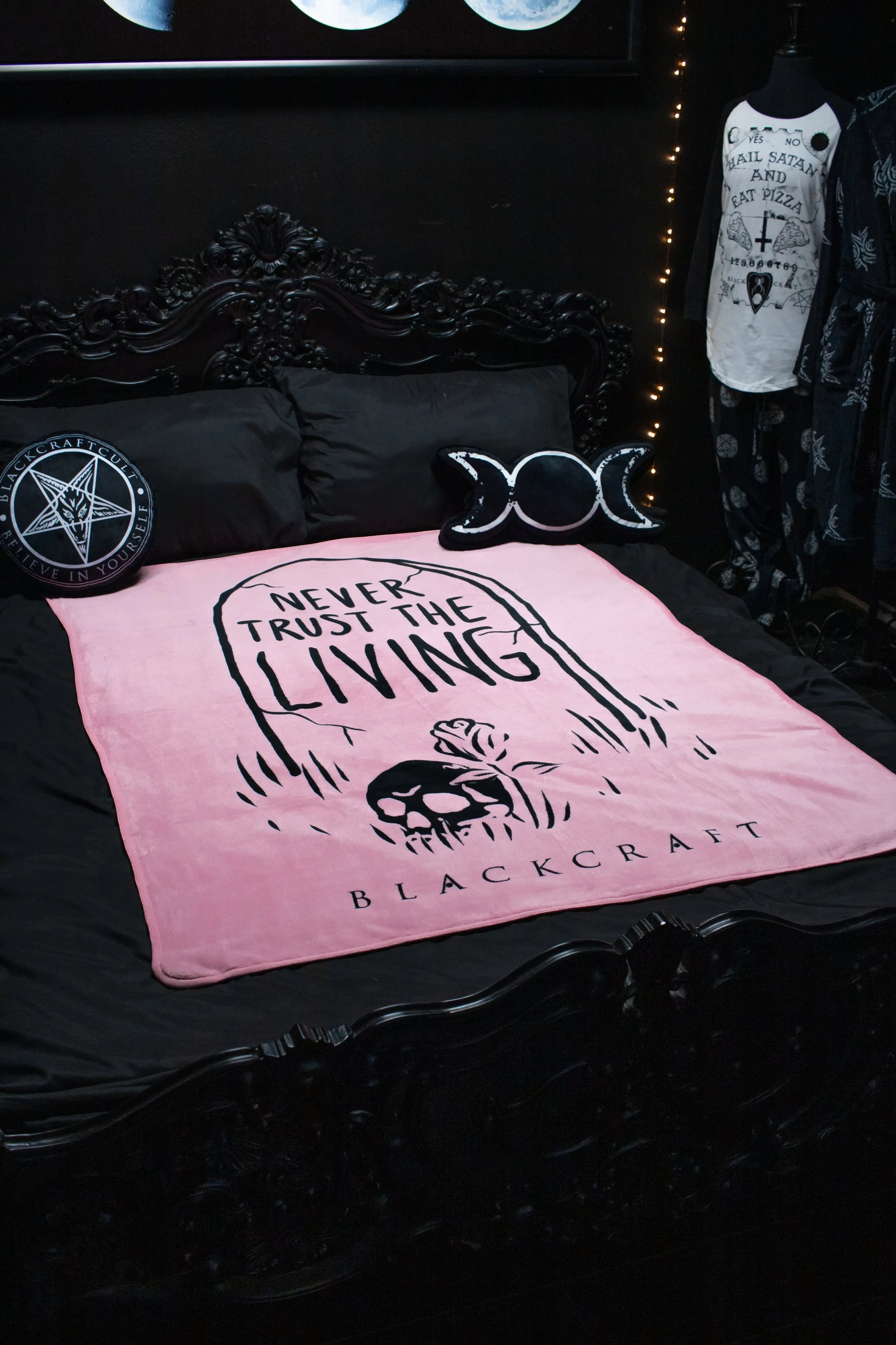 Never Trust The Living - Pink Throw Blanket